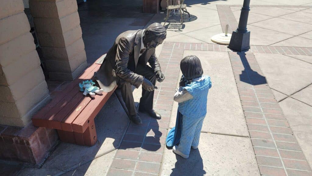 Weiss Statue