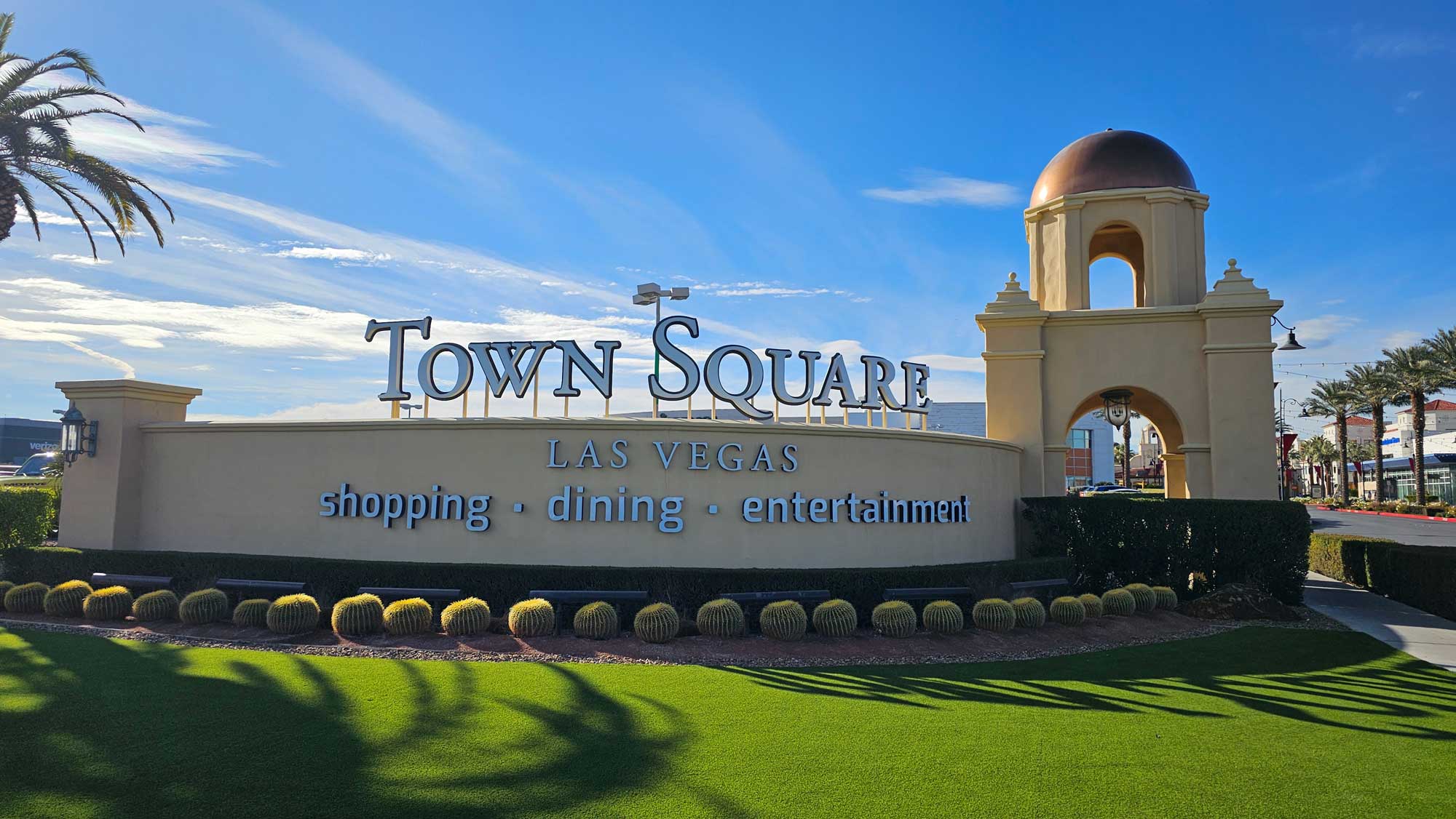 Town Square Las Vegas Excellent Retail, Astonishing Restaurants