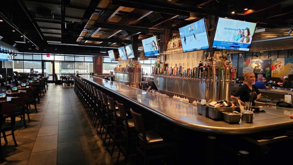 Yard House Bar