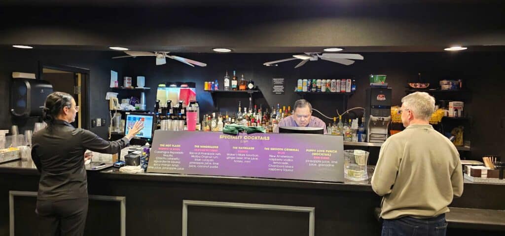 Harrahs Showroom Bar