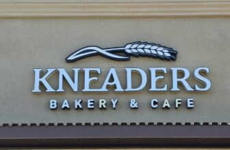 Kneaders